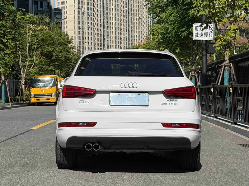 Audi Q3 — фото 17