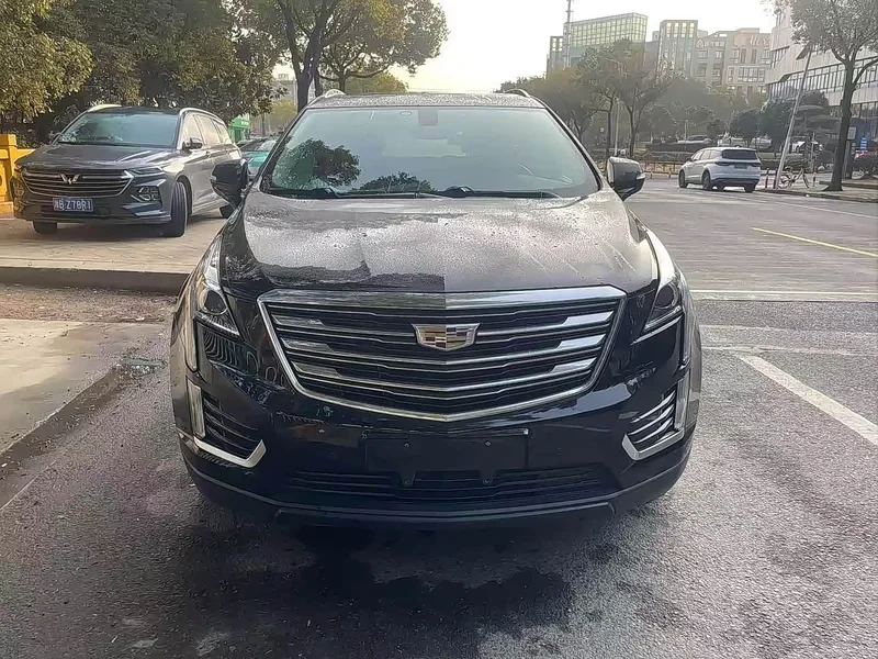Cadillac XT5 — фото 1
