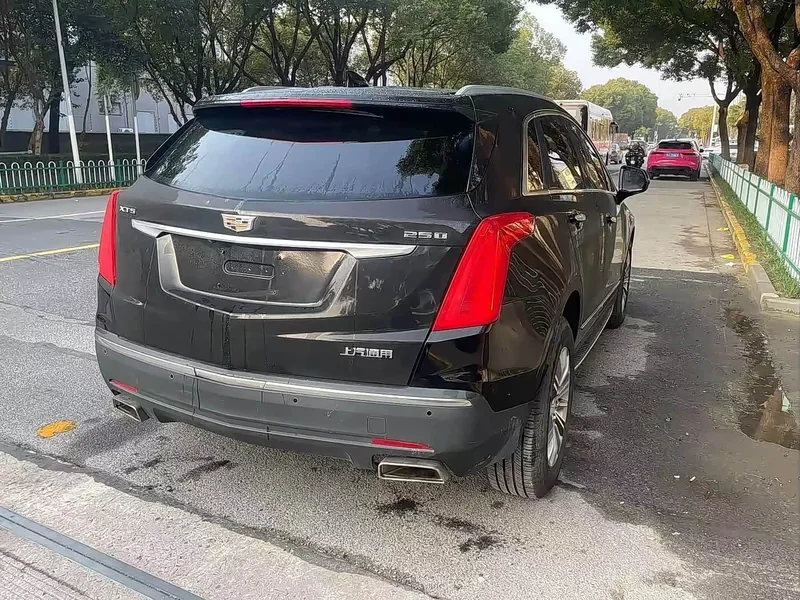 Cadillac XT5 — фото 8