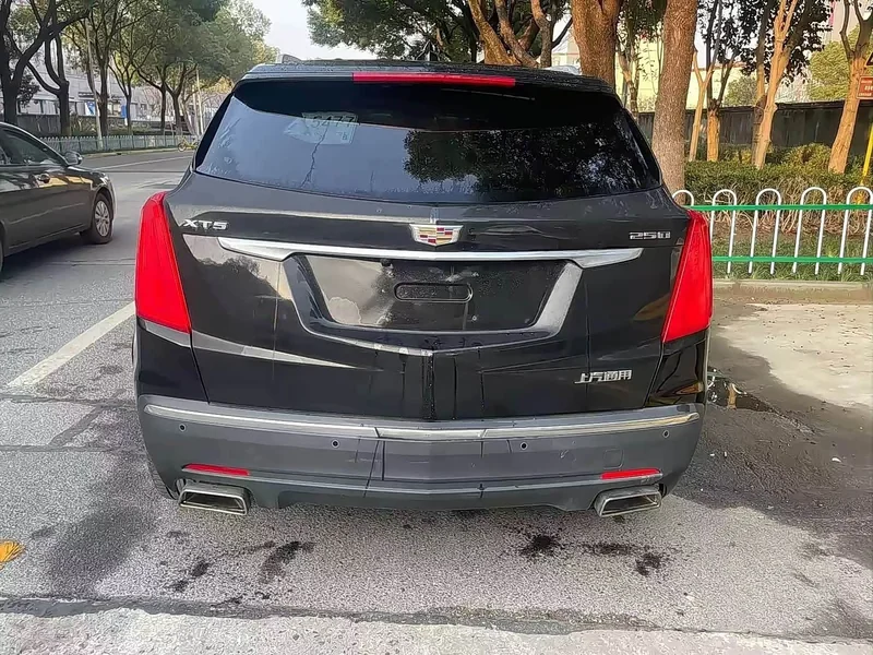 Cadillac XT5 — фото 9