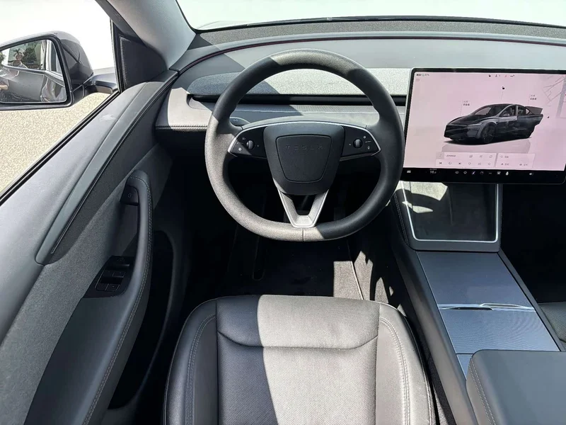 Tesla Model Y — фото 15