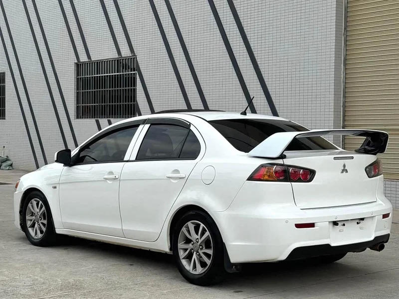 Mitsubishi Lancer EX — фото 9