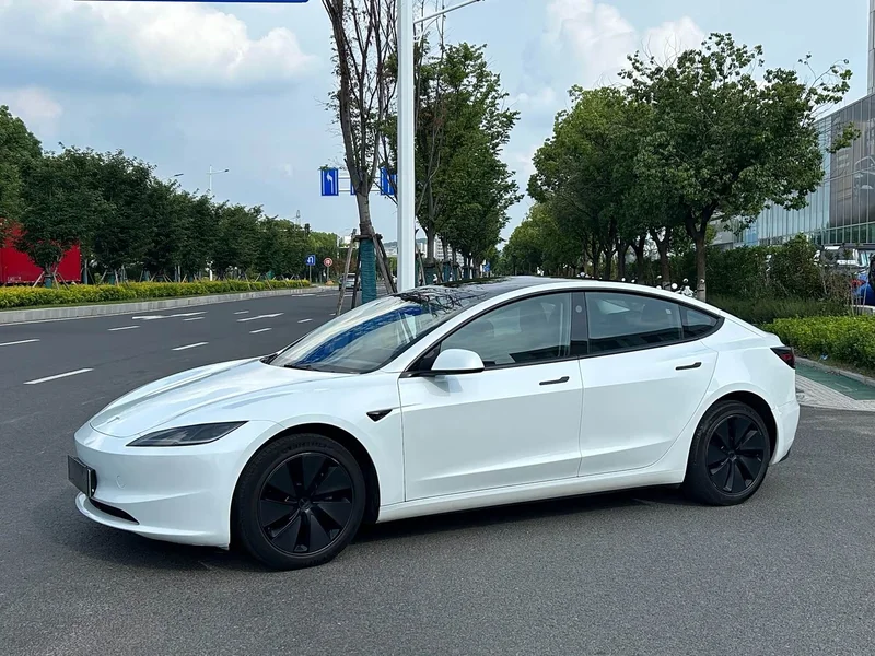 Tesla Model 3 — фото 2