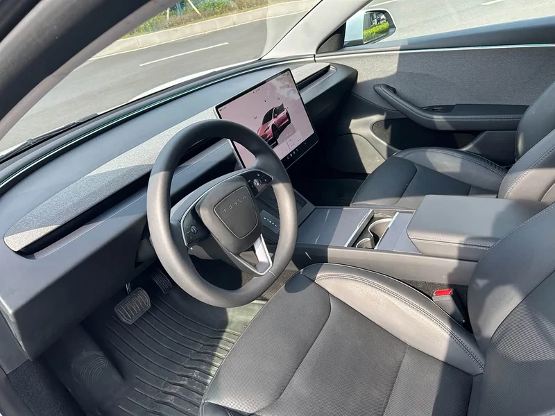 Tesla Model 3 — фото 3