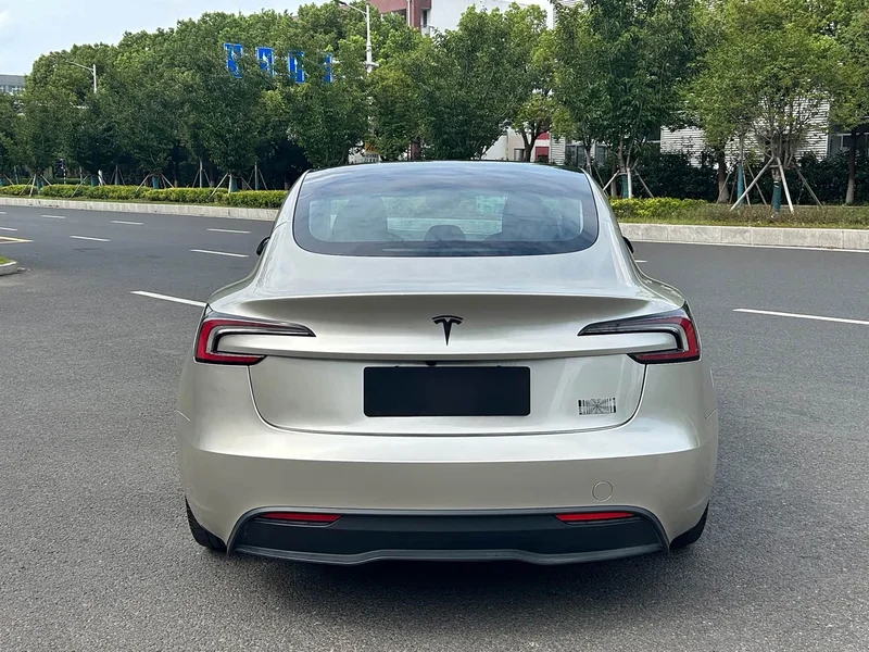 Tesla Model 3 — фото 4