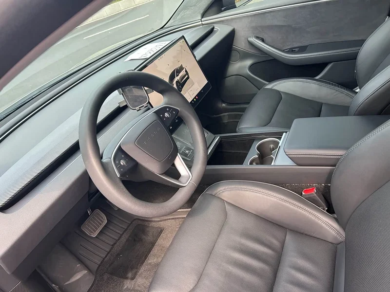 Tesla Model 3 — фото 5
