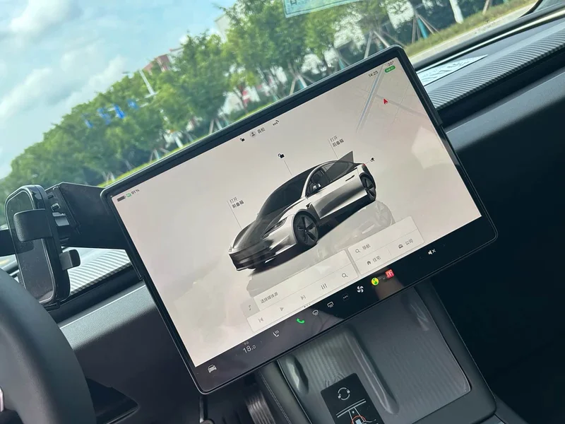 Tesla Model 3 — фото 6