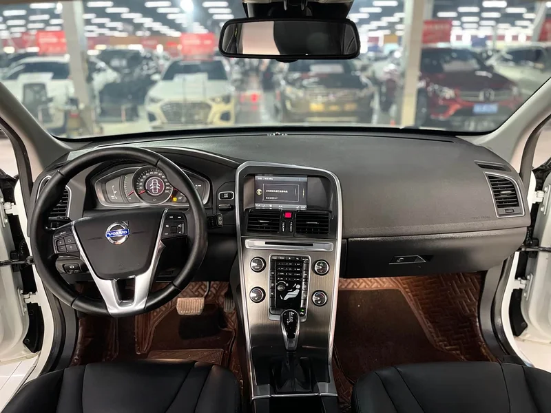 Volvo XC60 (Imported) — фото 8