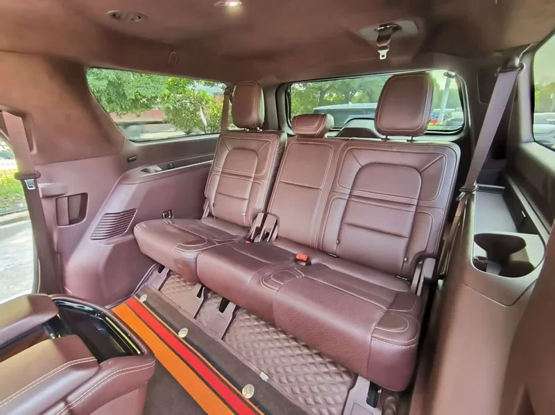 Lincoln Navigator — фото 12