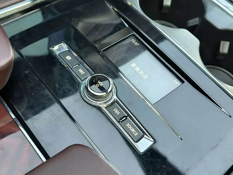 Lincoln Navigator — фото 15