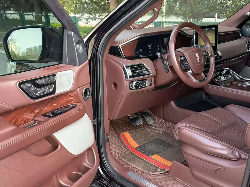 Lincoln Navigator — фото 17