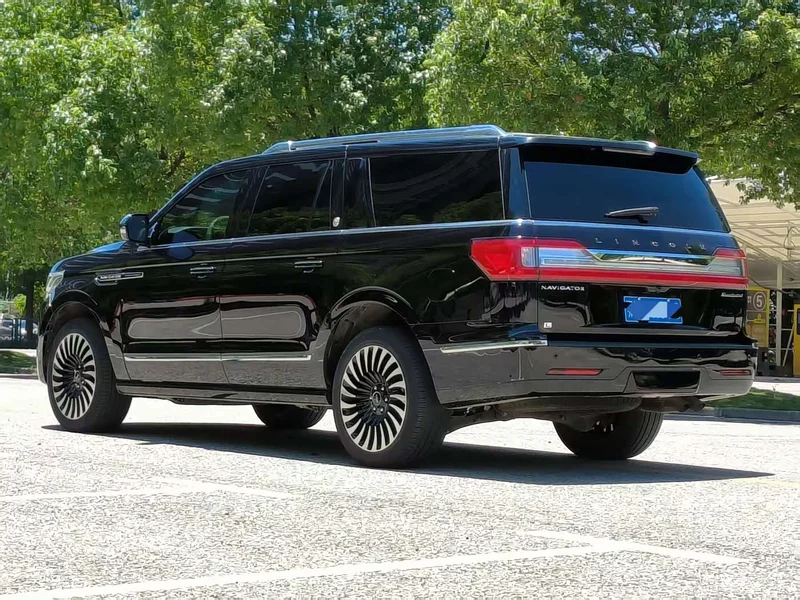 Lincoln Navigator — фото 8