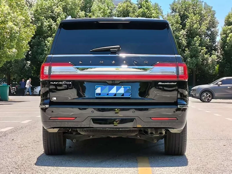 Lincoln Navigator — фото 9