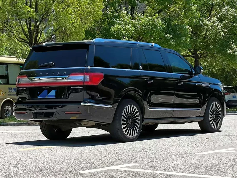 Lincoln Navigator — фото 10