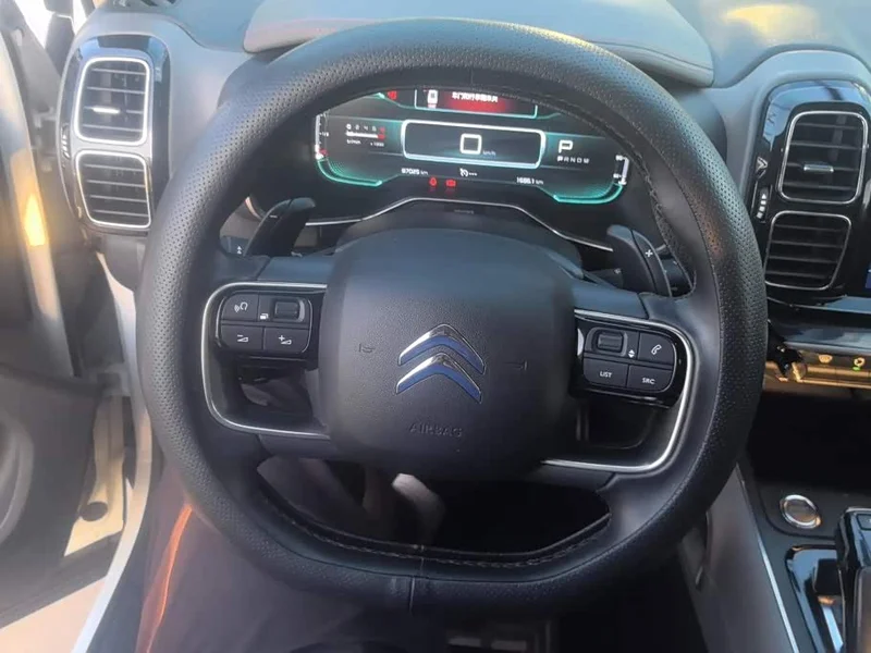Peugeot C5 Aircross — фото 15