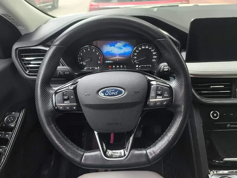 Ford Edge — фото 15