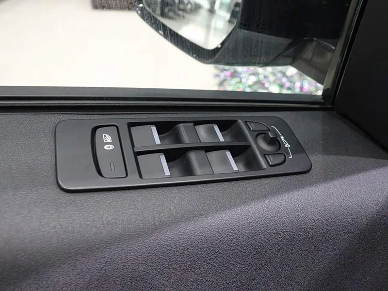 Land Rover Discovery — фото 18