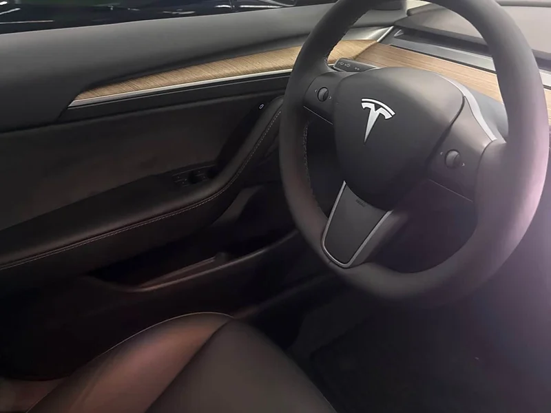 Tesla Model 3 — фото 4