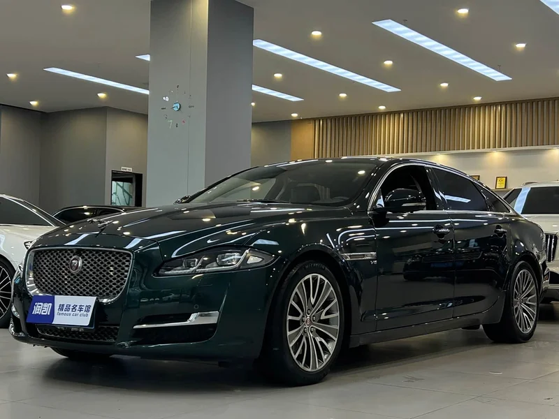 Jaguar XJ — фото 1