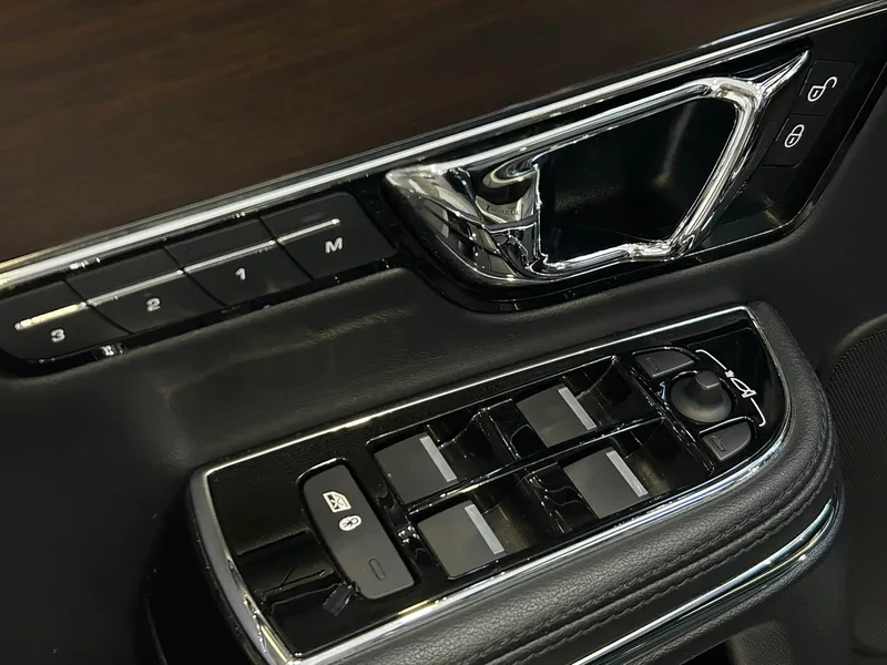 Jaguar XJ — фото 16