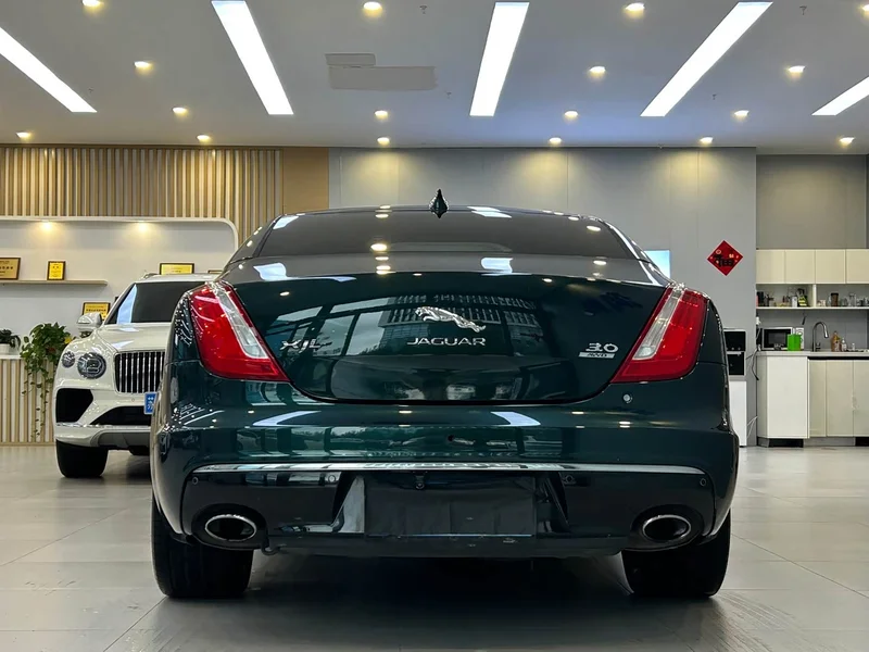 Jaguar XJ — фото 4