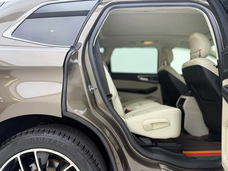 Ford Edge — фото 11