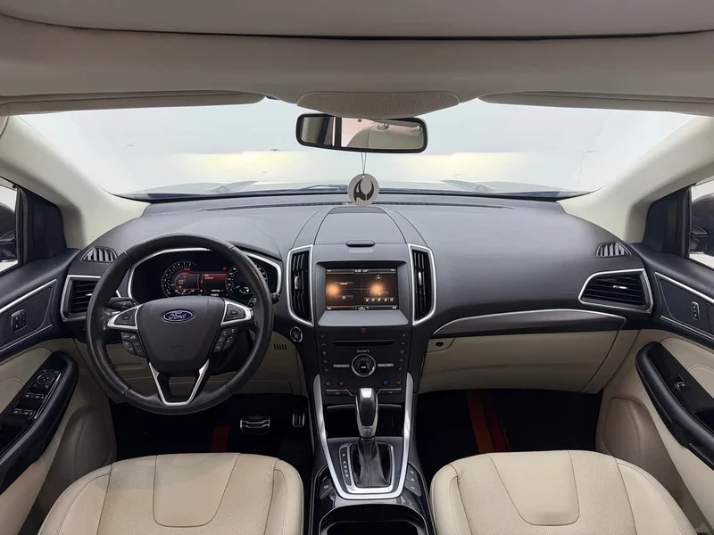 Ford Edge — фото 12