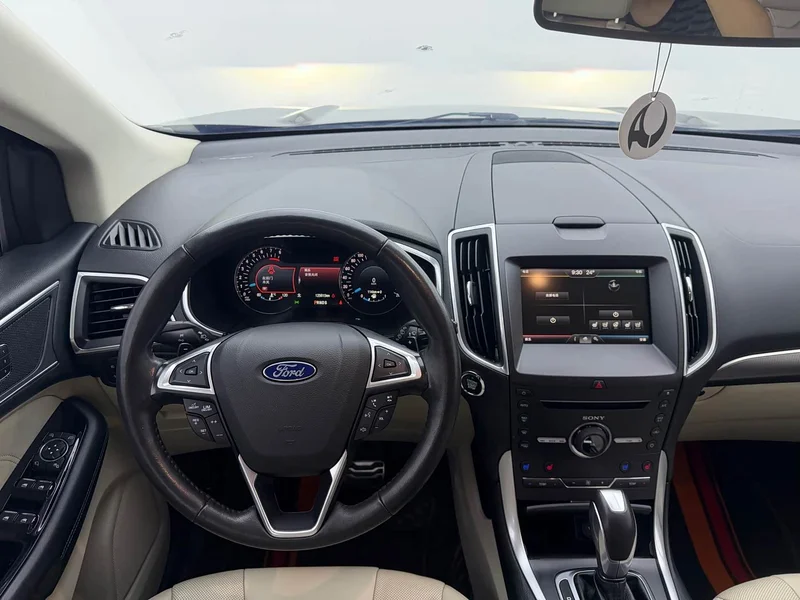 Ford Edge — фото 13