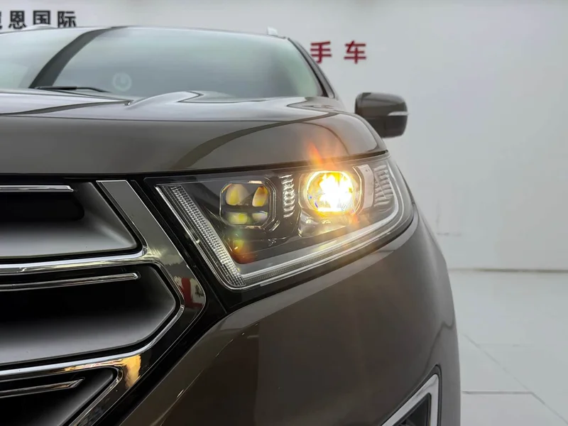 Ford Edge — фото 16