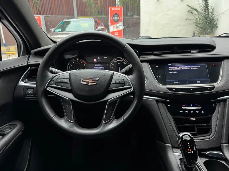 Cadillac XT5 — фото 6