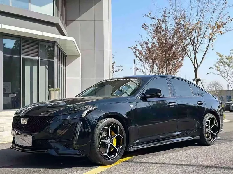 Cadillac CT5 — фото 1