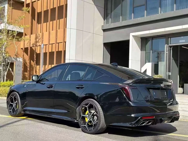 Cadillac CT5 — фото 9