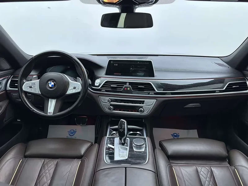 BMW 7-Series — фото 10