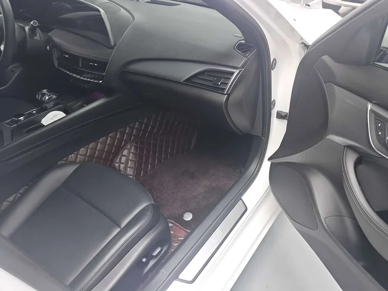 Cadillac CT5 — фото 20