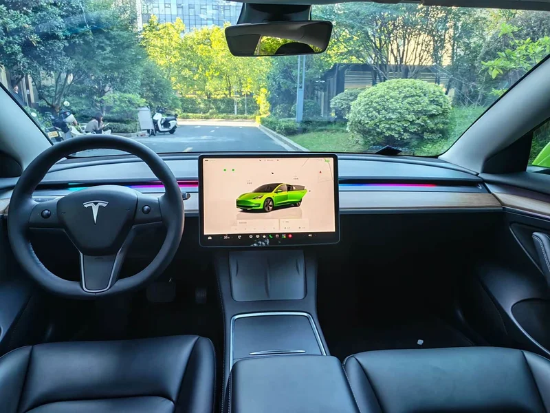Tesla Model 3 — фото 5