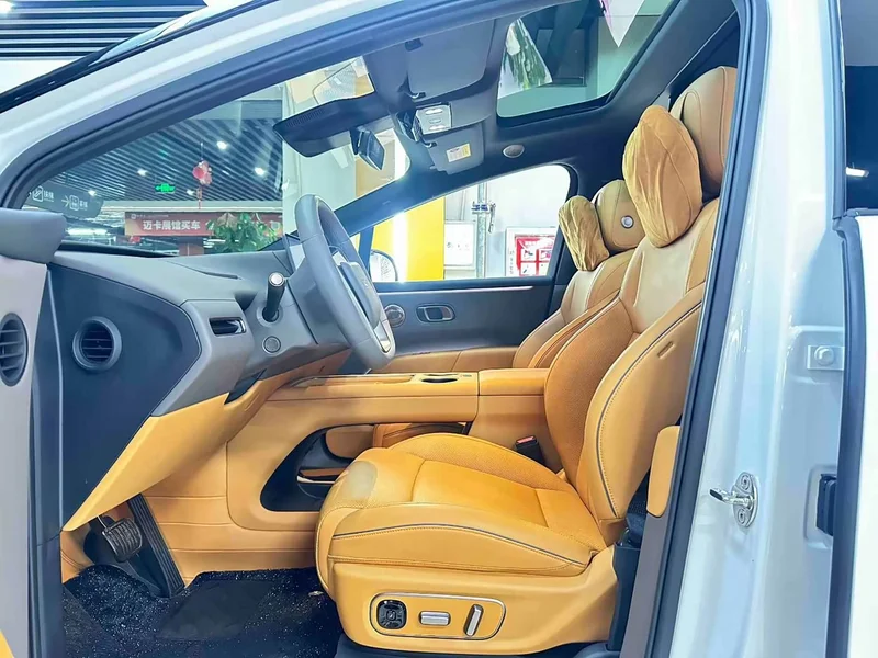 Li Auto i8 — фото 6