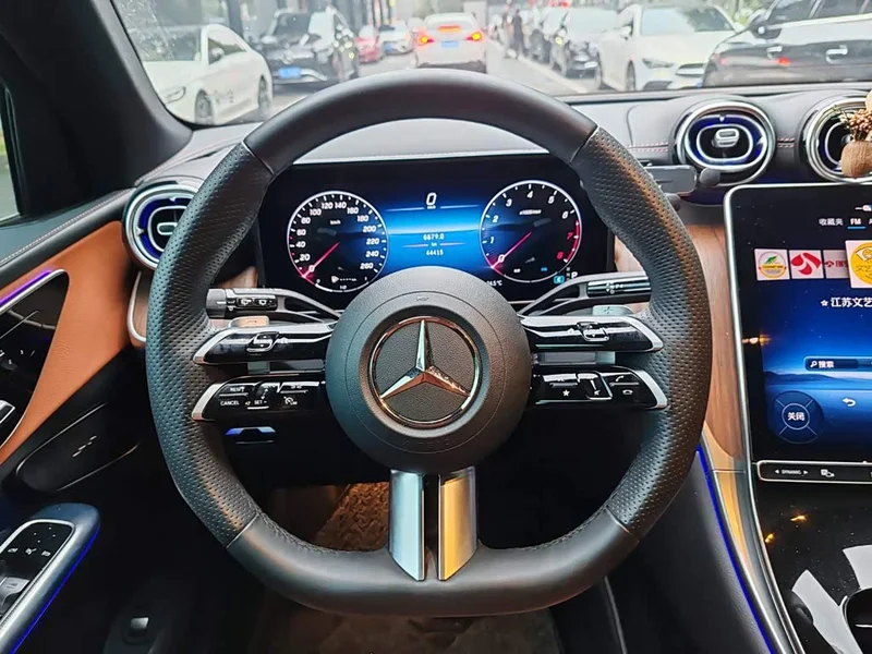 Mercedes-Benz GLC — фото 15