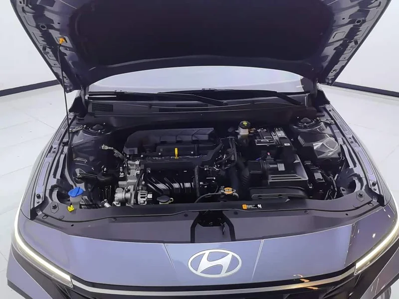 Hyundai Elantra — фото 10