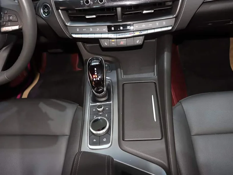Cadillac CT5 — фото 14