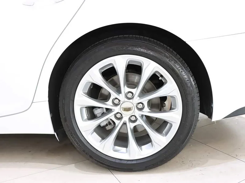 Cadillac CT5 — фото 16