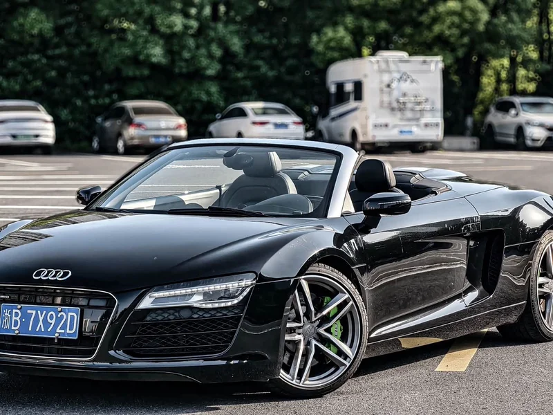 Audi R8 — фото 1