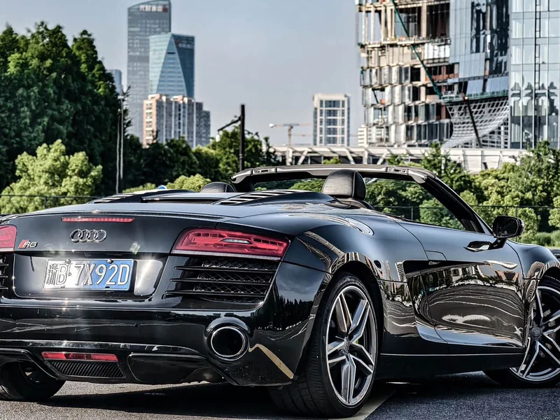 Audi R8 — фото 12