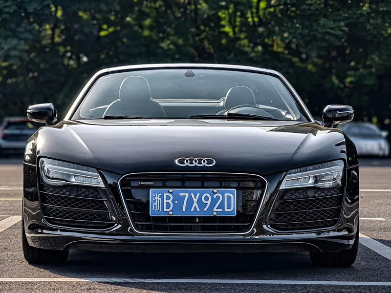Audi R8 — фото 5