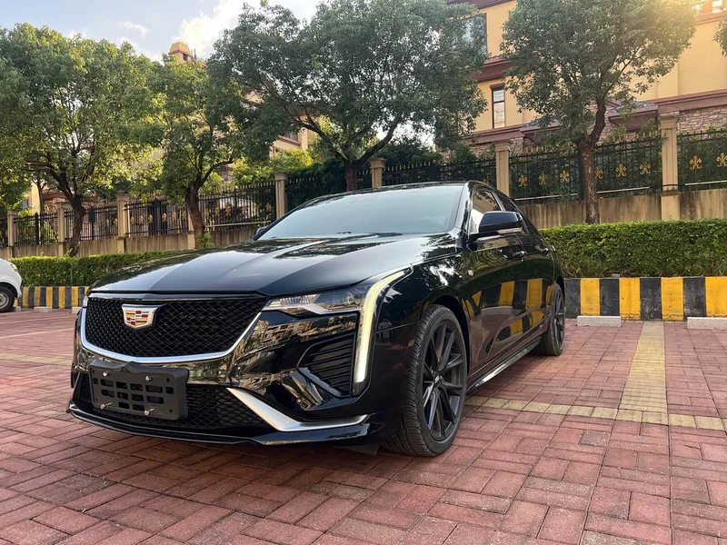 Cadillac CT4 — фото 1