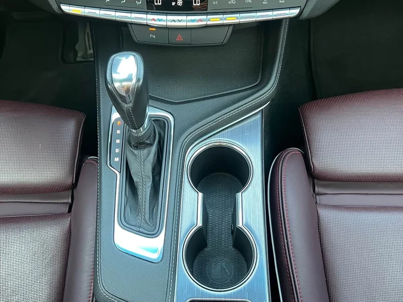 Cadillac CT4 — фото 15