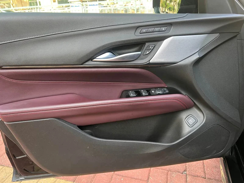 Cadillac CT4 — фото 17
