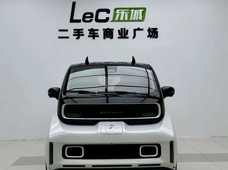 Baojun E300 — фото 2