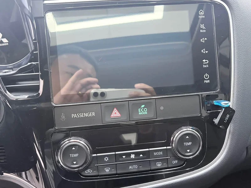 Mitsubishi Outlander — фото 11