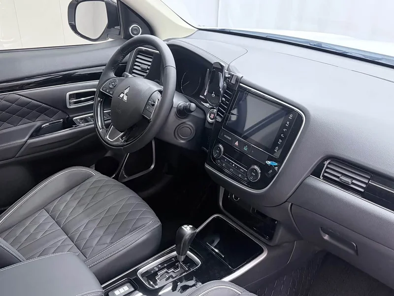 Mitsubishi Outlander — фото 18