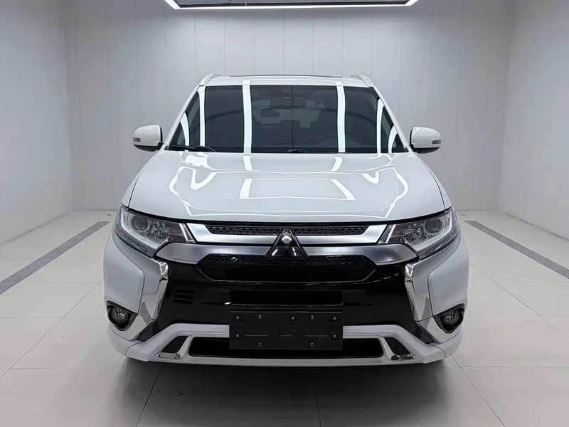 Mitsubishi Outlander — фото 2